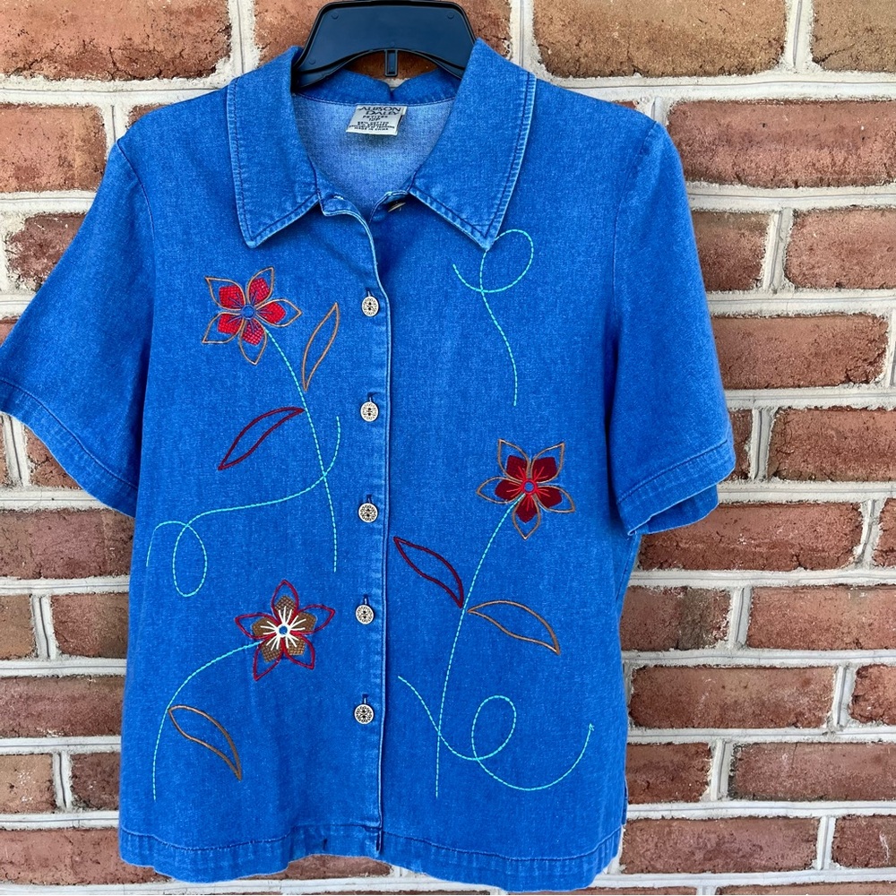 Floral appliqué button down denim jean top. Size 12 p